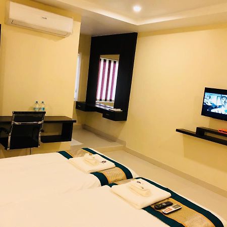 Hotel Fortune M R Grands Suluru Dış mekan fotoğraf