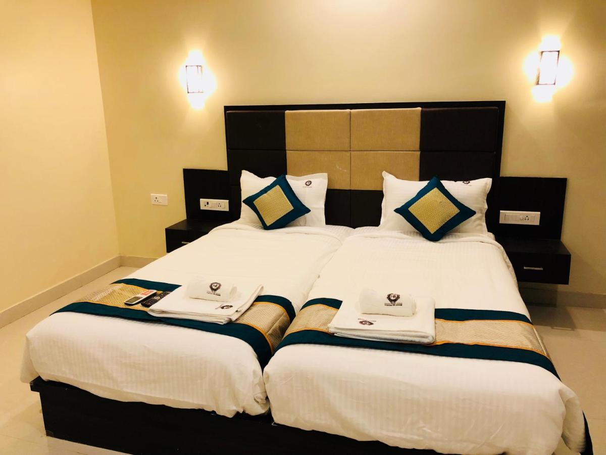 Hotel Fortune M R Grands Suluru Dış mekan fotoğraf
